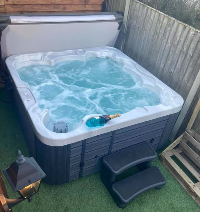 Hot tub in day